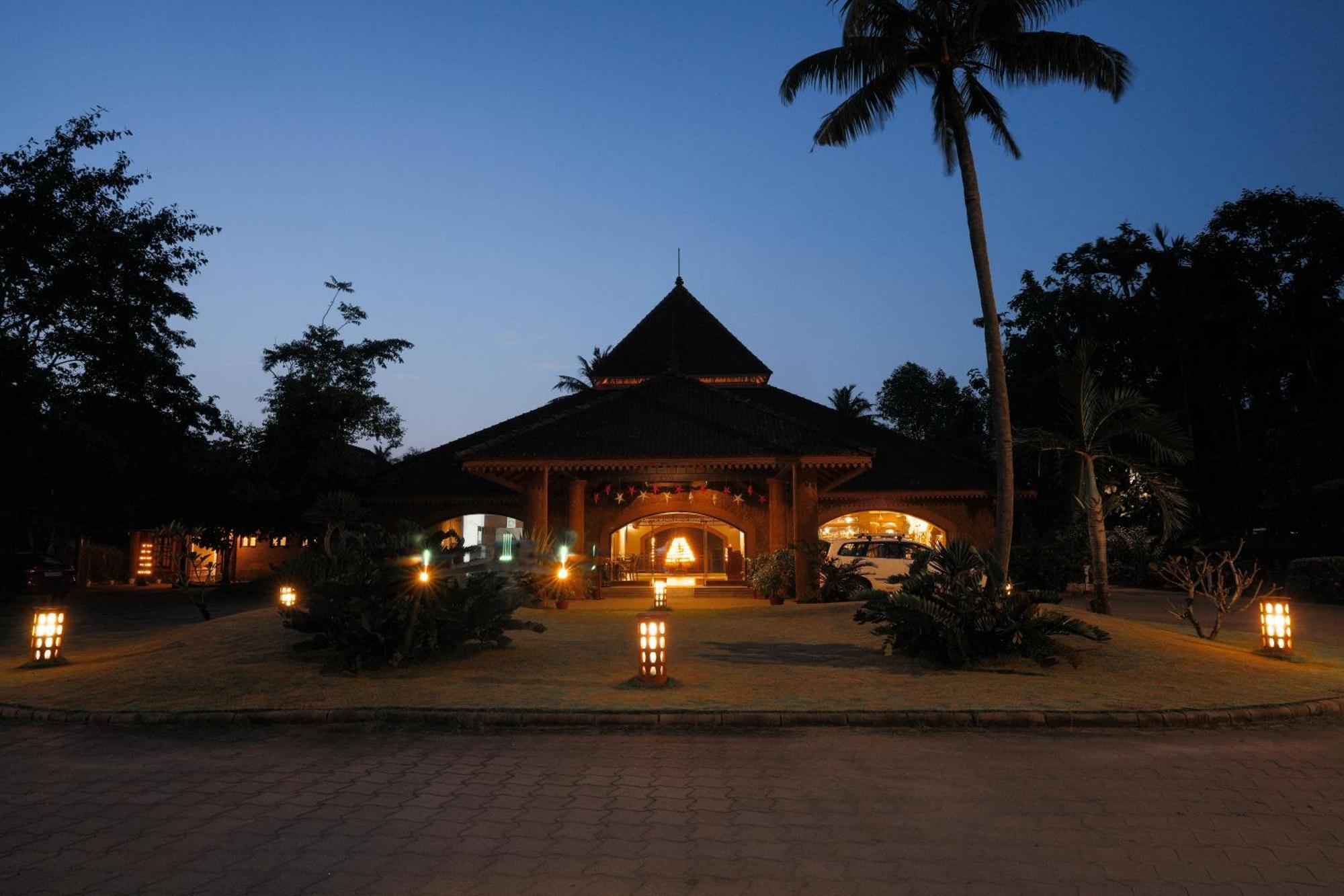 Lakesong Resort Kumarakom Exteriör bild