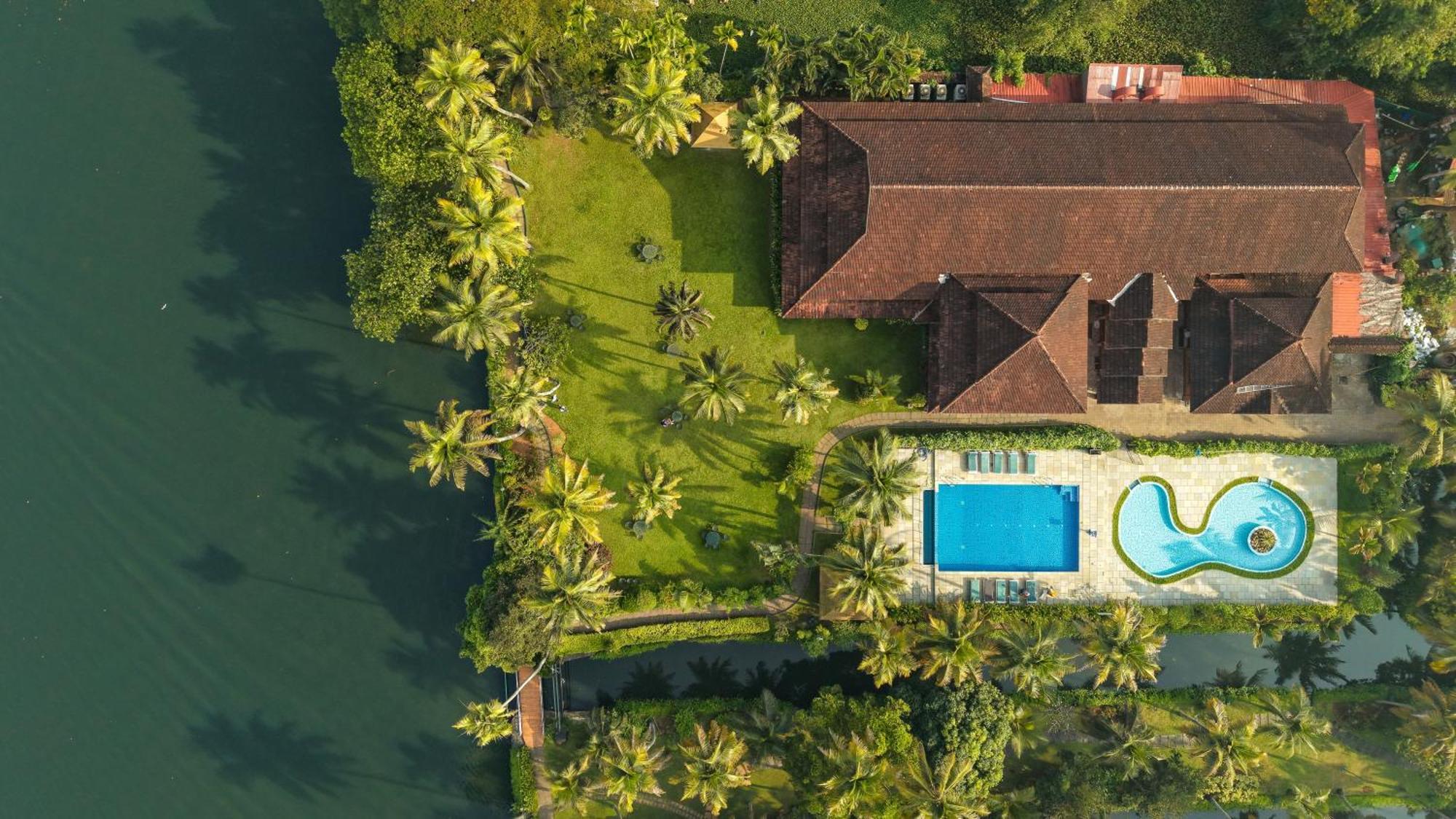 Lakesong Resort Kumarakom Exteriör bild