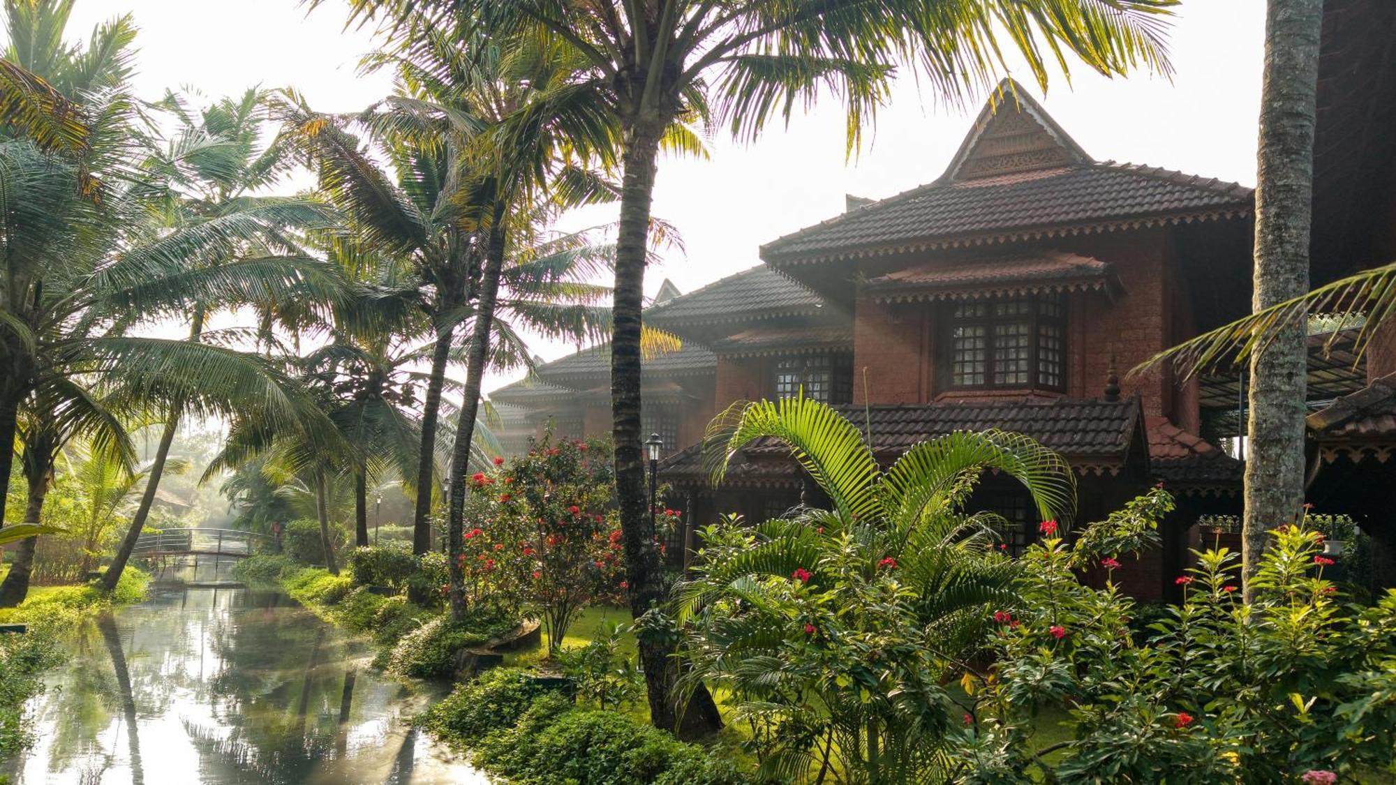 Lakesong Resort Kumarakom Exteriör bild