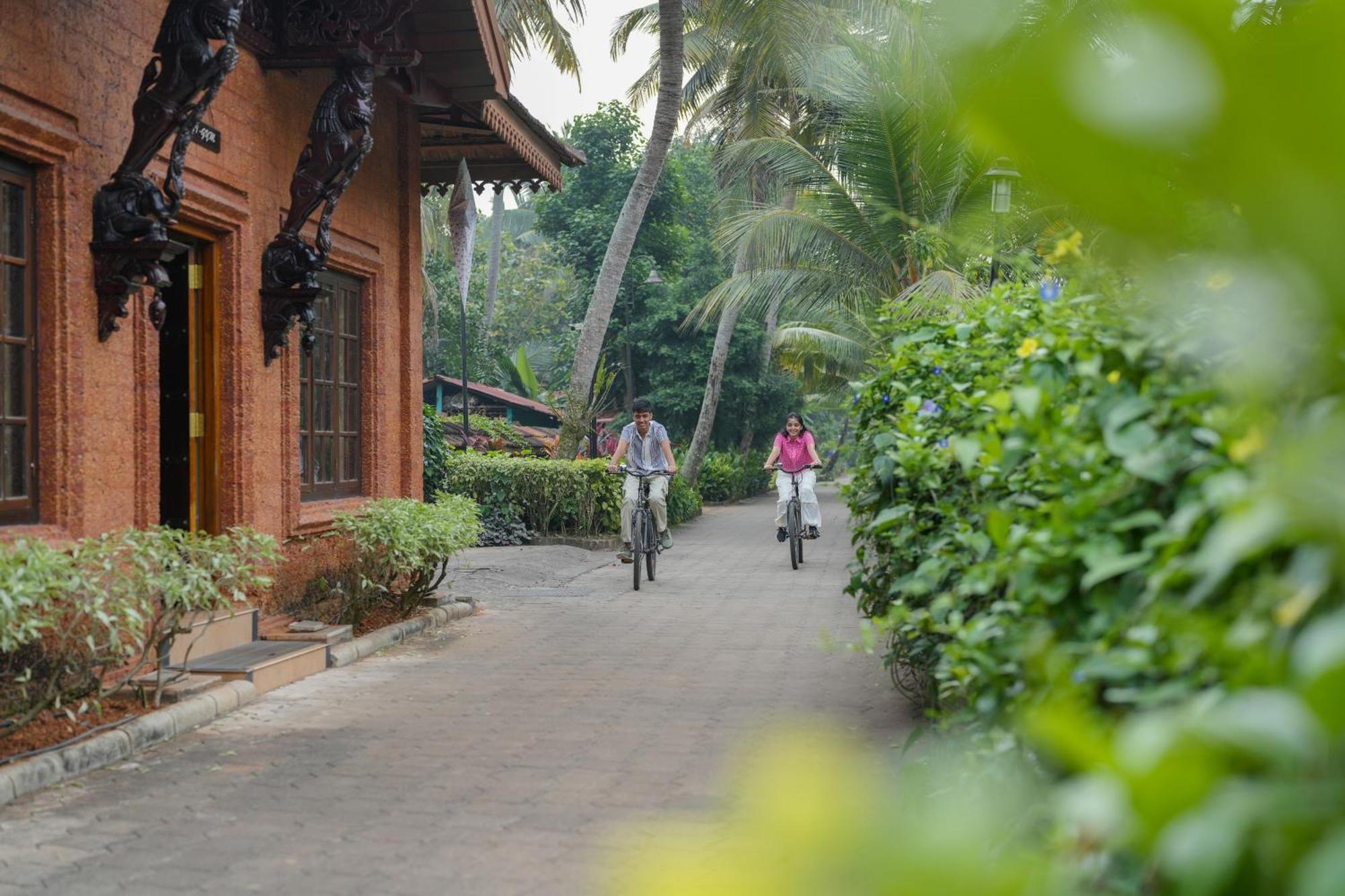 Lakesong Resort Kumarakom Exteriör bild