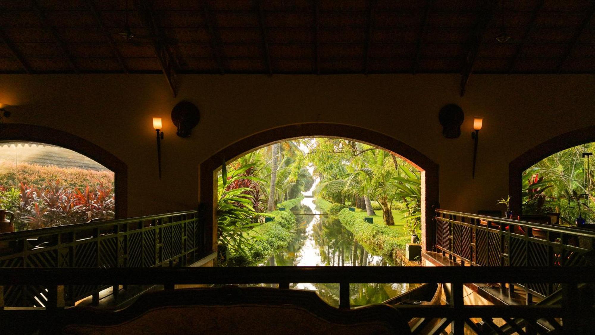 Lakesong Resort Kumarakom Exteriör bild