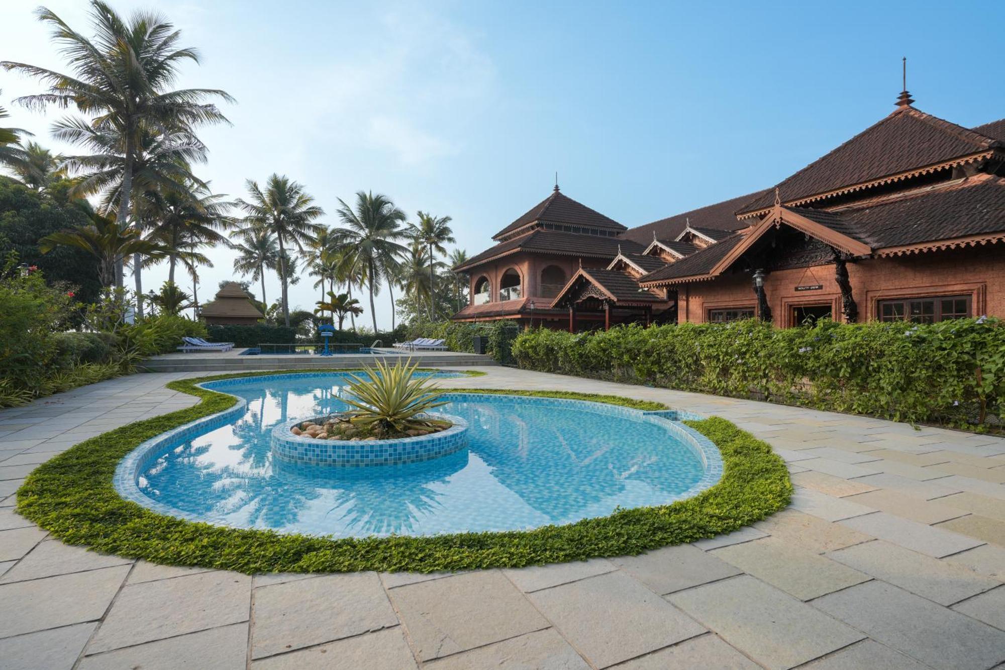 Lakesong Resort Kumarakom Exteriör bild